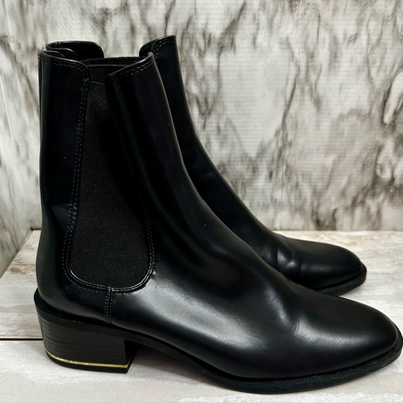 Zara Women Sz 41 US 10 Chelsea Black Stacked Short Heel Boot Golden Trim Stylish - Picture 1 of 9